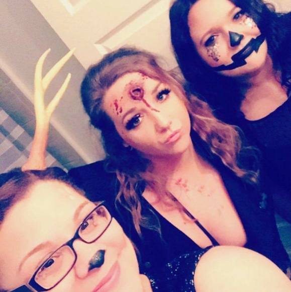 Meet your Posher, Danielle - Picture 2 of 2